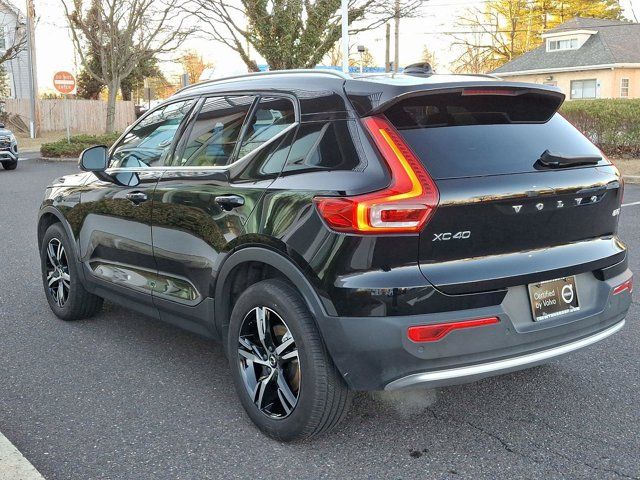 2025 Volvo XC40 Core Bright Theme