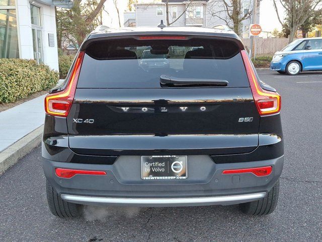 2025 Volvo XC40 Core Bright Theme
