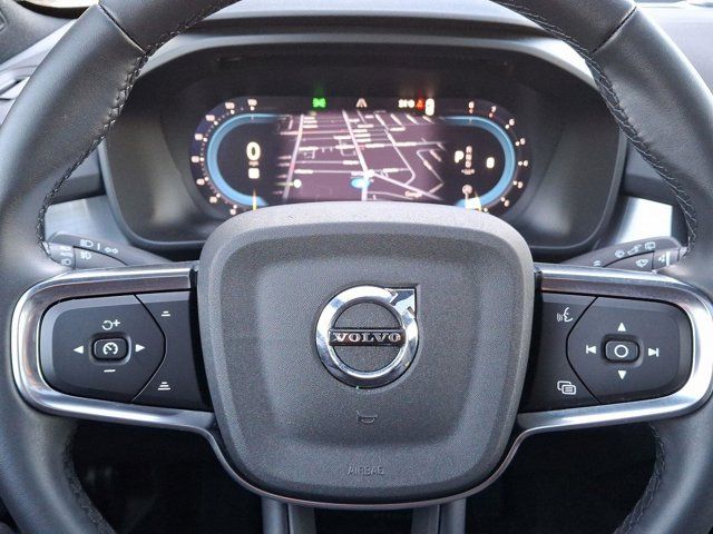 2025 Volvo XC40 Core Bright Theme