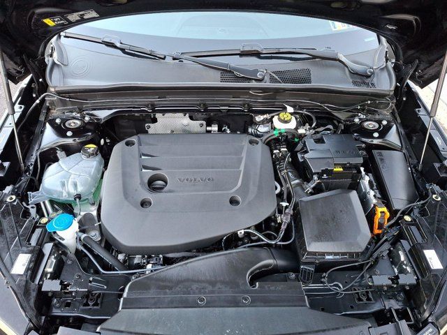 2025 Volvo XC40 Core Bright Theme