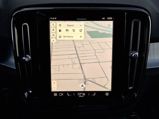 2025 Volvo XC40 Core Bright Theme