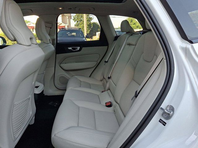 2025 Volvo XC60 Plus