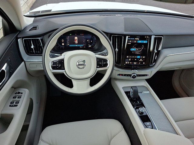 2025 Volvo XC60 Plus