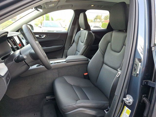 2025 Volvo XC60 Plus