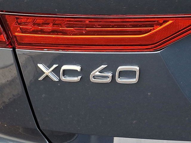 2025 Volvo XC60 Plus