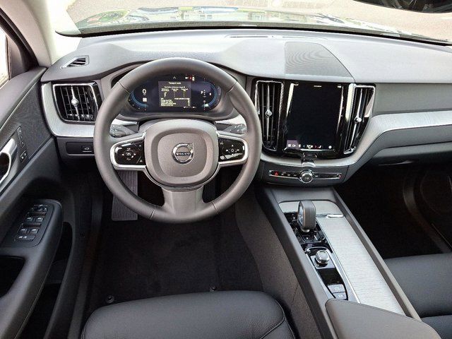 2025 Volvo XC60 Plus