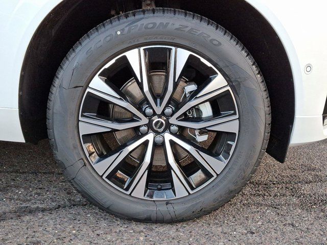 2025 Volvo XC60 Plus