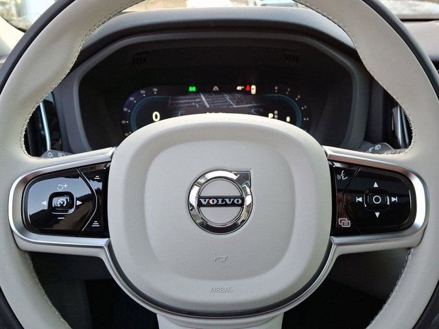 2025 Volvo XC60 Plus