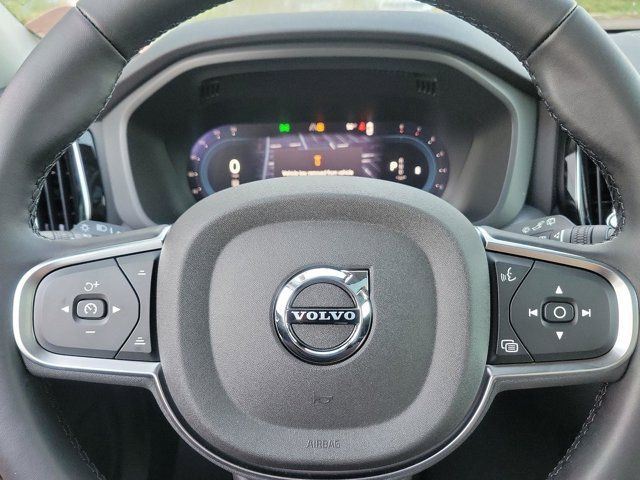 2025 Volvo XC60 Core