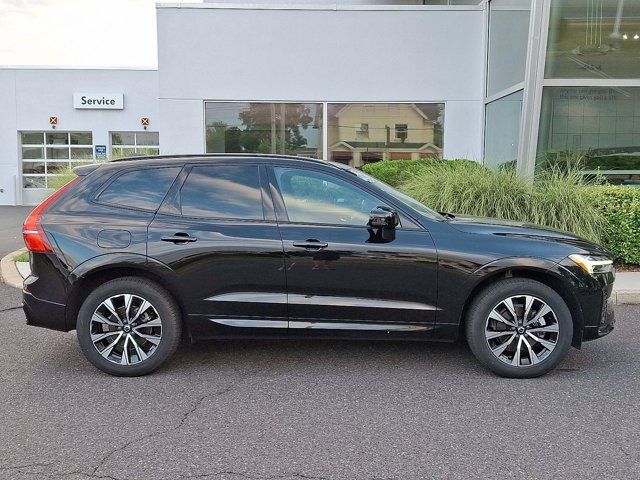 2025 Volvo XC60 Core