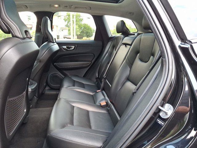 2025 Volvo XC60 Core