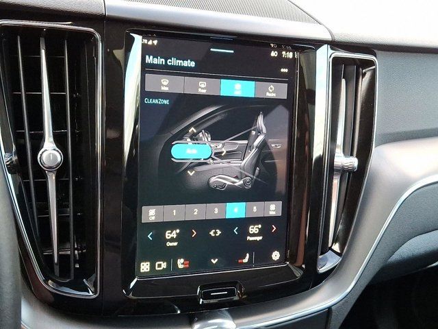 2025 Volvo XC60 Core