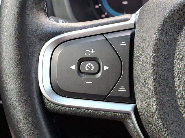 2025 Volvo XC60 Core