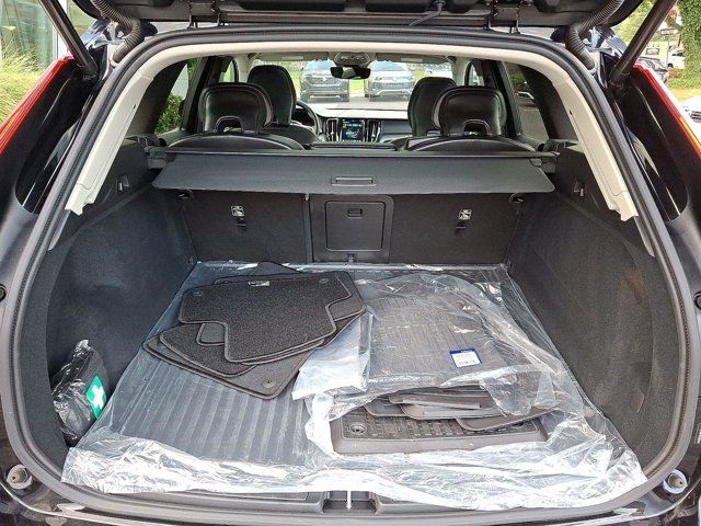 2025 Volvo XC60 Core