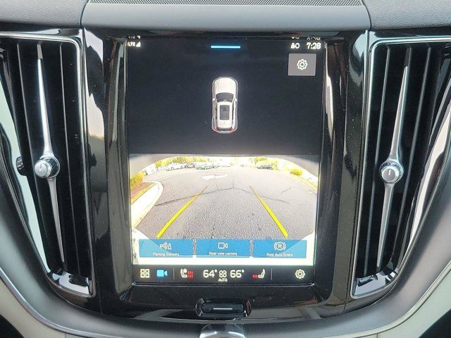 2025 Volvo XC60 Core