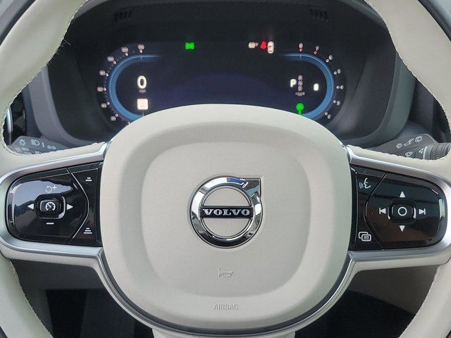 2025 Volvo XC60 Core