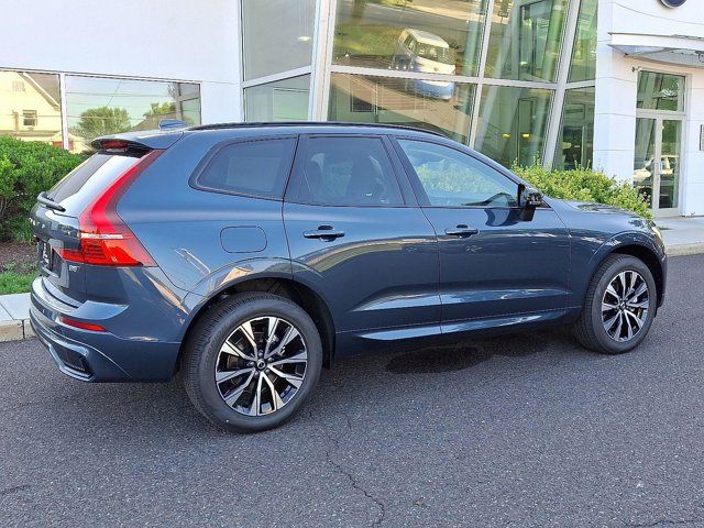 2025 Volvo XC60 Core