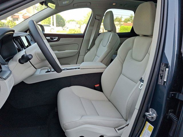 2025 Volvo XC60 Core