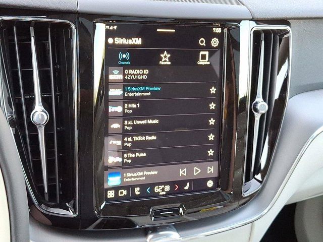 2025 Volvo XC60 Core