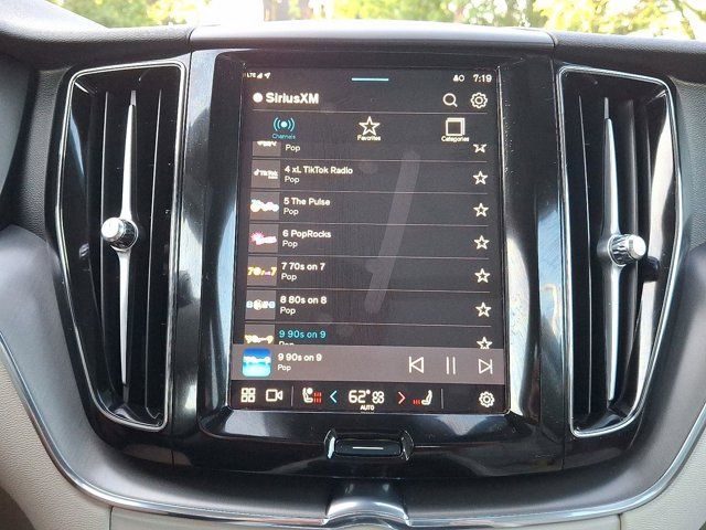 2025 Volvo XC60 Core