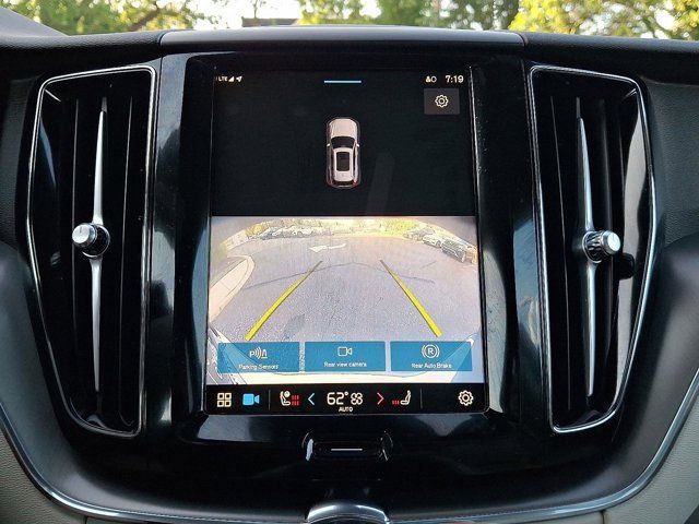 2025 Volvo XC60 Core