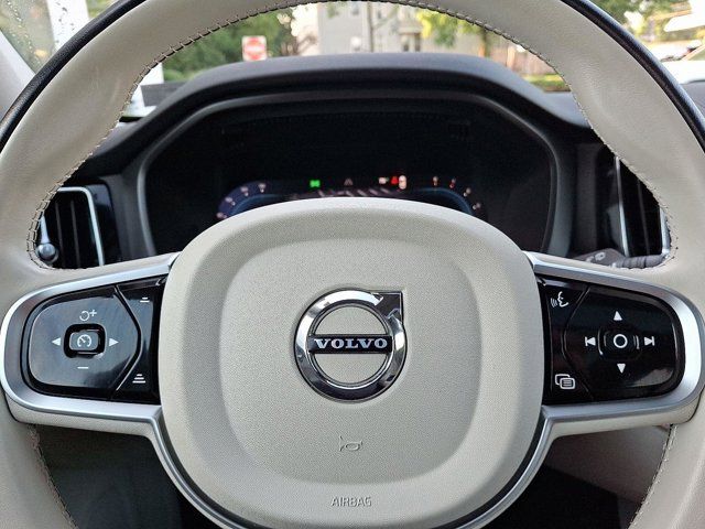 2025 Volvo XC60 Core