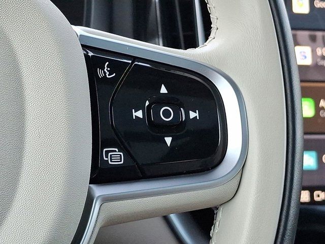 2025 Volvo XC60 Core