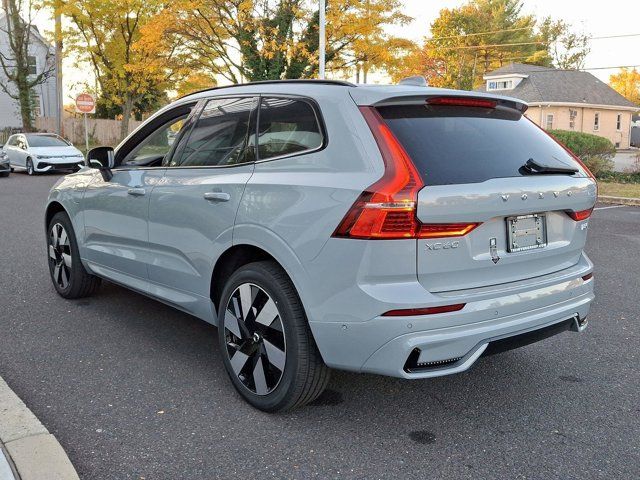 2025 Volvo XC60 Plug-In Hybrid Plus