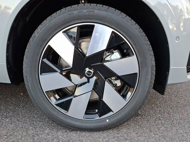 2025 Volvo XC60 Plug-In Hybrid Plus