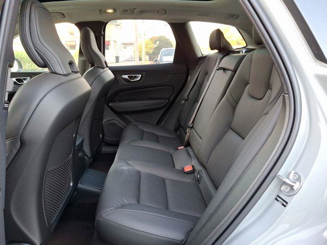 2025 Volvo XC60 Plug-In Hybrid Plus