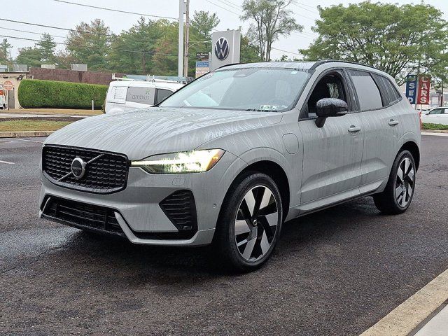 2025 Volvo XC60 Plug-In Hybrid Plus