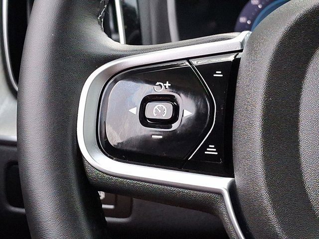 2025 Volvo XC60 Plug-In Hybrid Plus