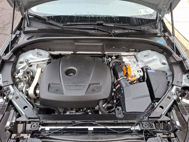 2025 Volvo XC60 Plug-In Hybrid Plus