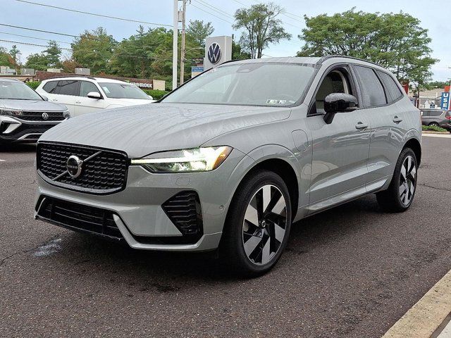 2025 Volvo XC60 Plug-In Hybrid Plus