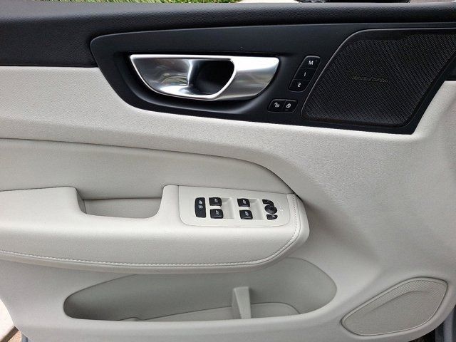 2025 Volvo XC60 Plug-In Hybrid Plus