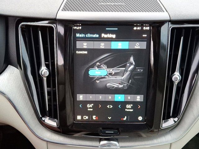 2025 Volvo XC60 Plug-In Hybrid Plus