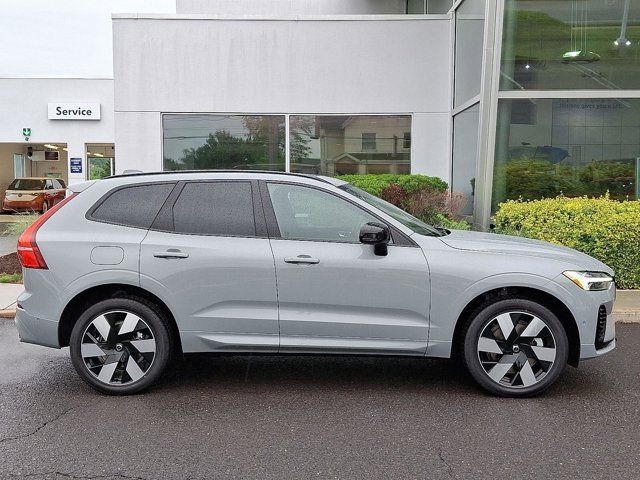 2025 Volvo XC60 Plug-In Hybrid Plus