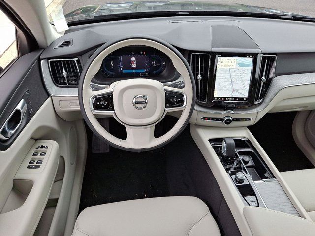 2025 Volvo XC60 Plug-In Hybrid Plus