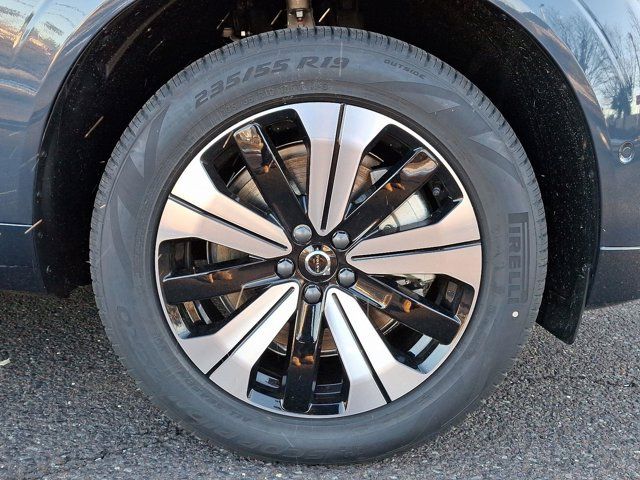 2025 Volvo XC60 Plug-In Hybrid Plus