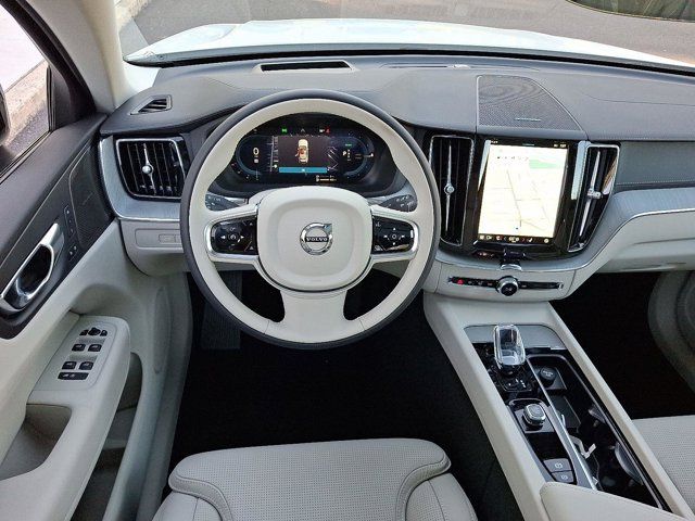 2025 Volvo XC60 Plug-In Hybrid Ultra
