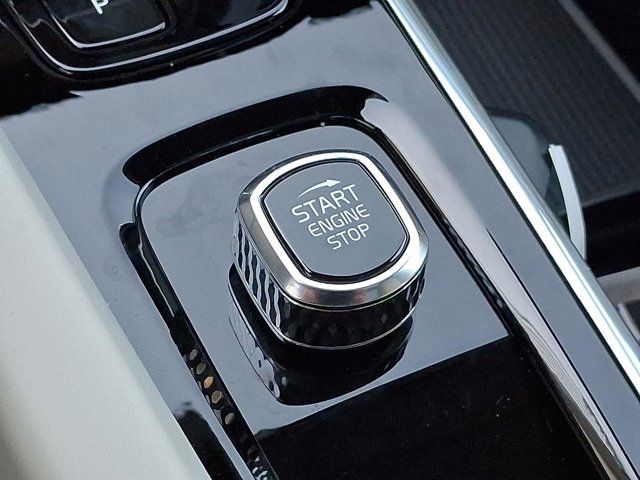 2025 Volvo XC60 Plug-In Hybrid Ultra