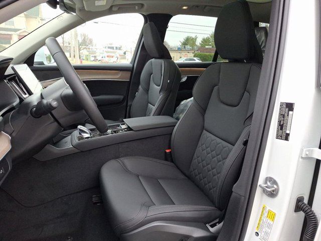 2025 Volvo XC90 Core