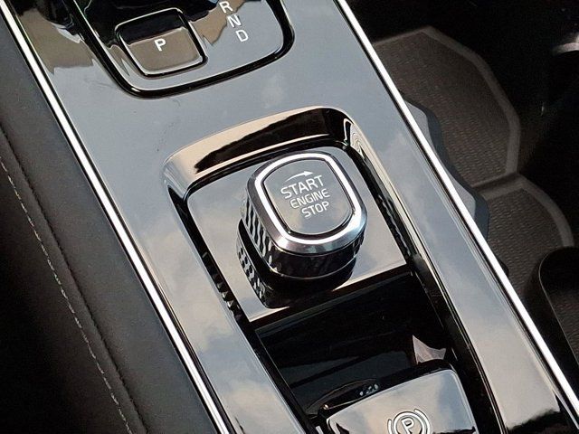 2025 Volvo XC90 Plus
