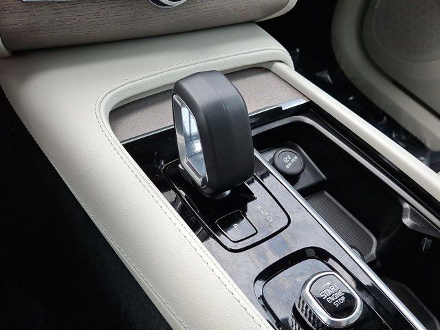 2025 Volvo XC90 Plus