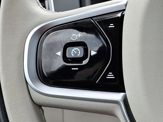 2025 Volvo XC90 Plus