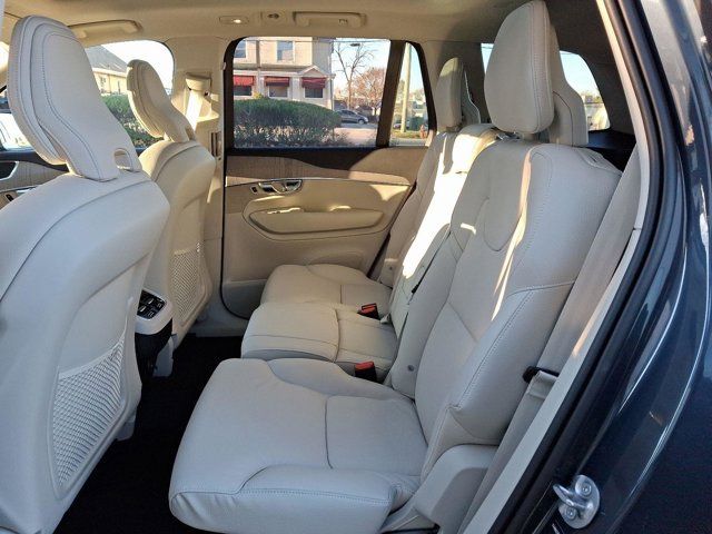 2025 Volvo XC90 Plus