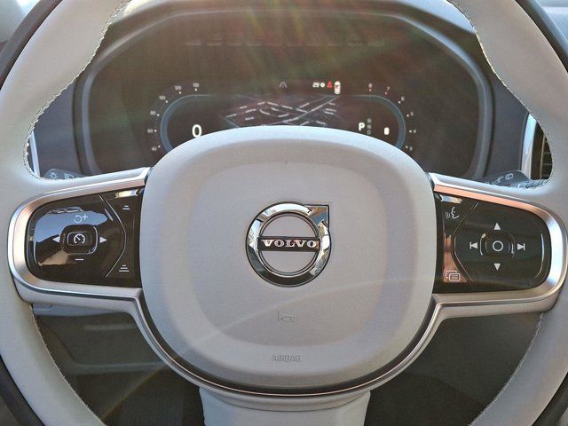 2025 Volvo XC90 Plus
