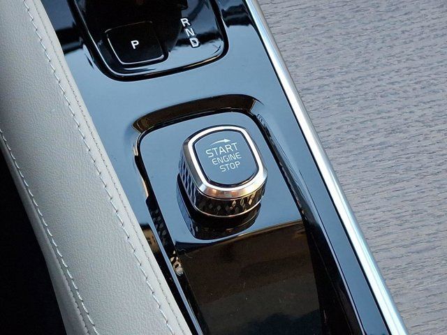 2025 Volvo XC90 Plus