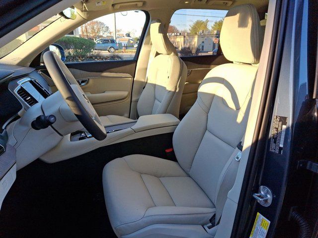 2025 Volvo XC90 Plus