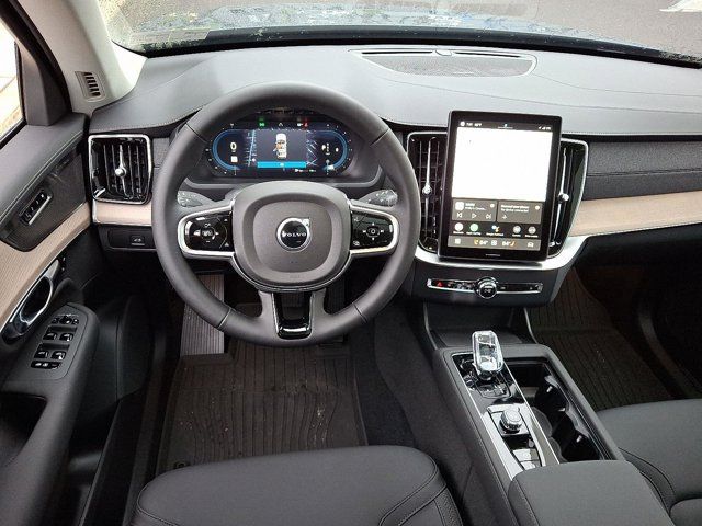 2025 Volvo XC90 Plus
